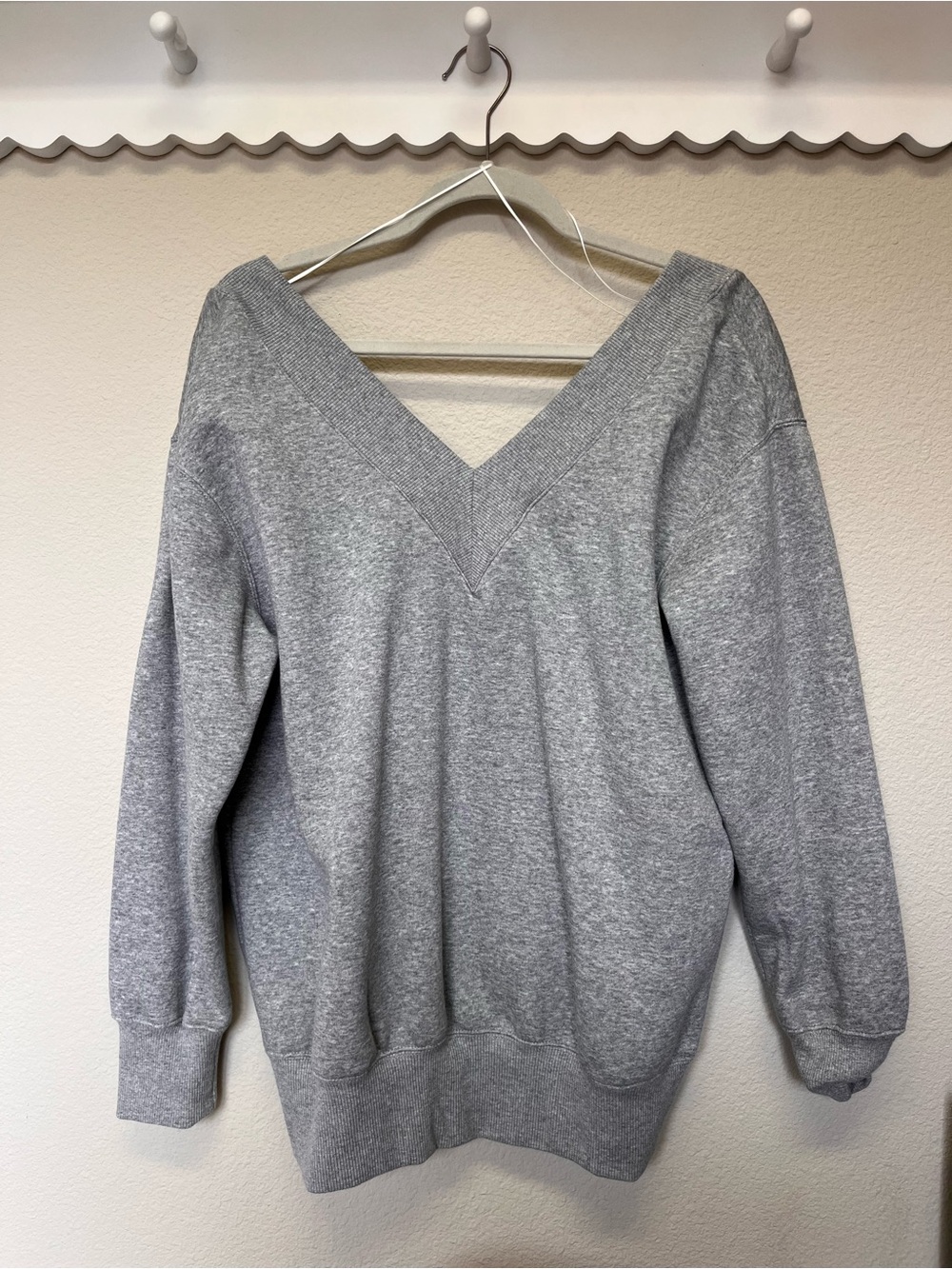 Nike Women's Gray Phoenix V-Neck Oversized Pullover Sweatshirt NWOT